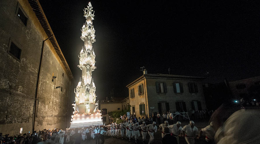 Machine Santarosa - Viterbo | Secret World Trip Planner