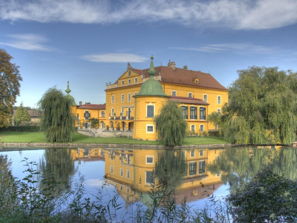 シュロス・ヴァッサーブルク - Wasserburg (Bodensee) | Secret World Trip Planner