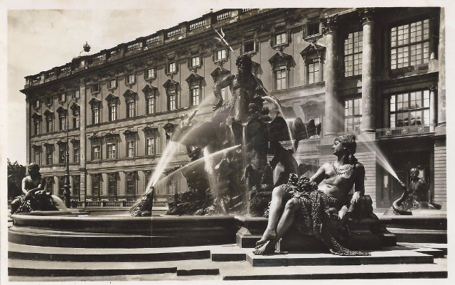 Neptun-Brunnen - Berlin | Secret World Trip Planner
