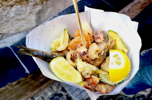 Cumi dan Ikan Bilis Goreng - Genova | Secret World Trip Planner