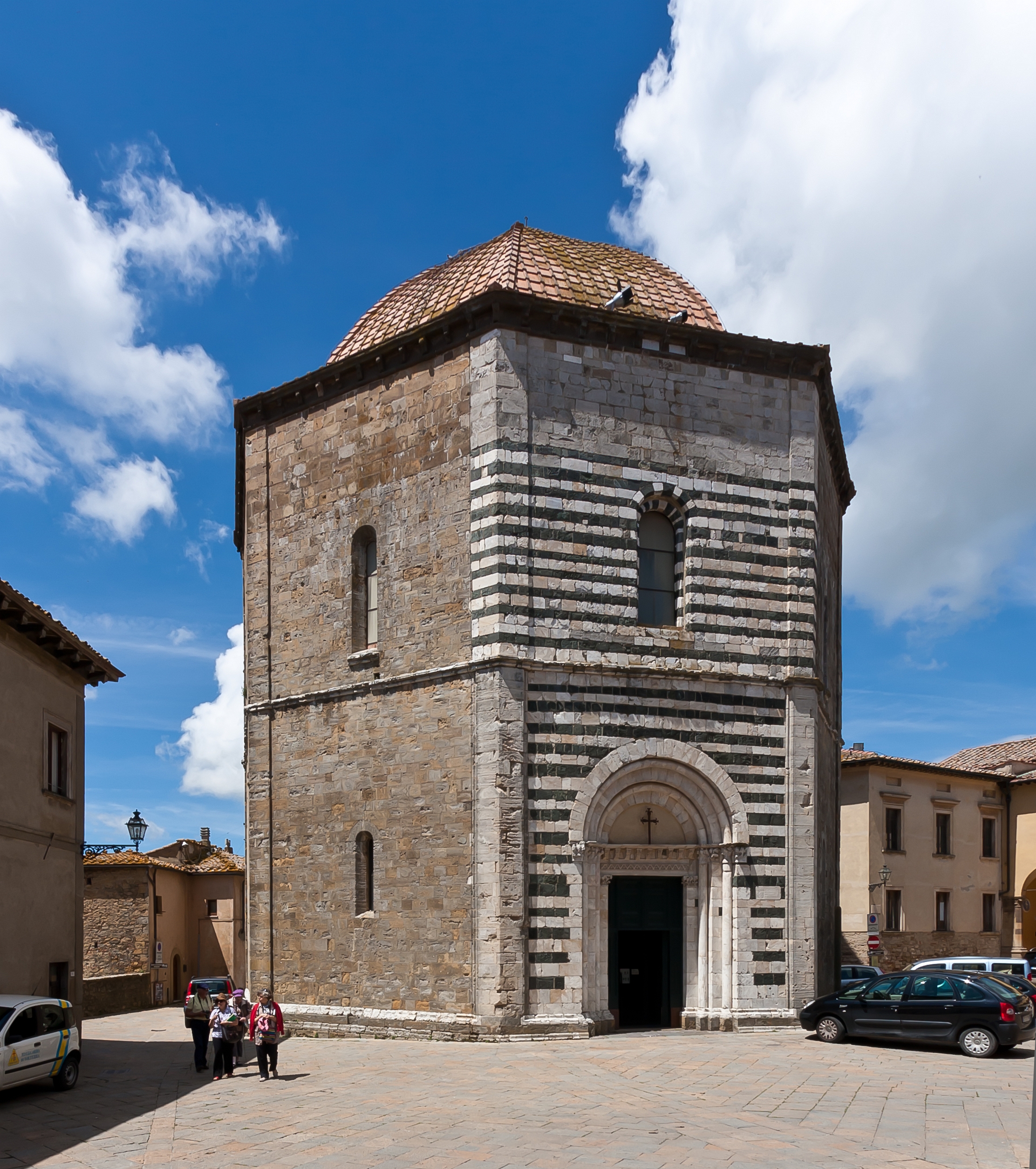 Baptisteriet San Giovanni i Volterra - Volterra | Secret World Trip Planner