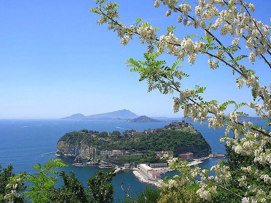 Virgilian or Remembrance Park - Napoli | Secret World Trip Planner