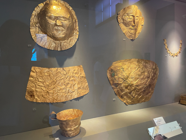Le masque funéraire d'Agamemnon - Athina | Secret World Trip Planner