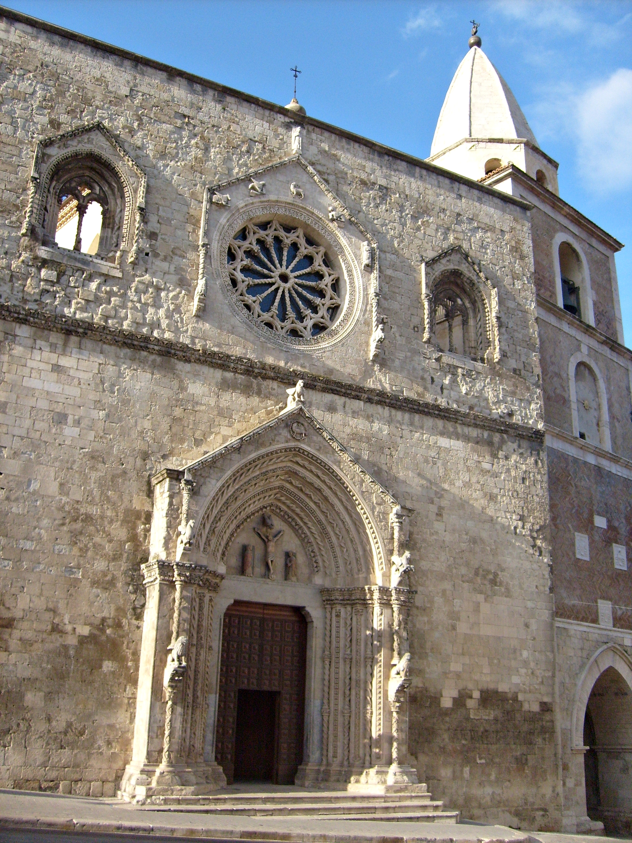 Larino et les fouilles romaines - Larino | Secret World Trip Planner