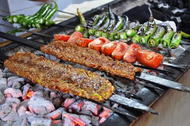Il kebab - Kılıçcılar Sk. No:5 | Secret World Trip Planner