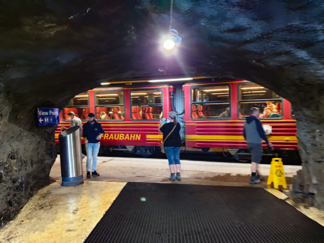 Станция Bahnhof Eismeer - Grindelwald | Secret World Trip Planner