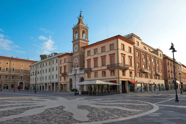 Kolme märtri väljak - Rimini | Secret World Trip Planner