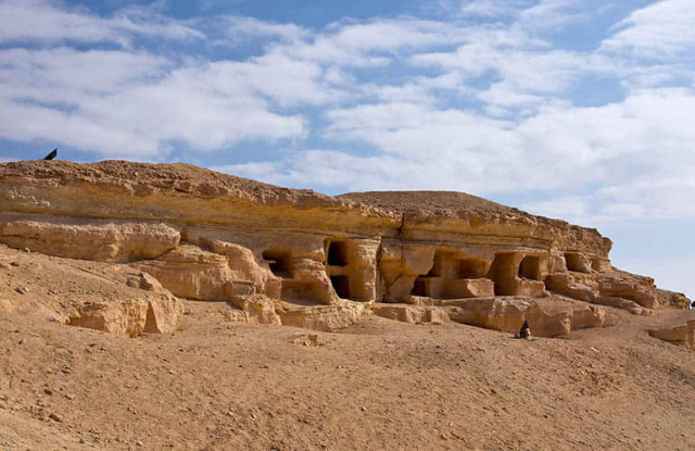 La montagne des morts - Siwa | Secret World Trip Planner