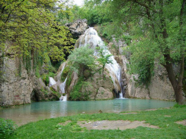Cascata di Hotnitsa (Kaya Bunar) - Hotnitsa | Secret World Trip Planner