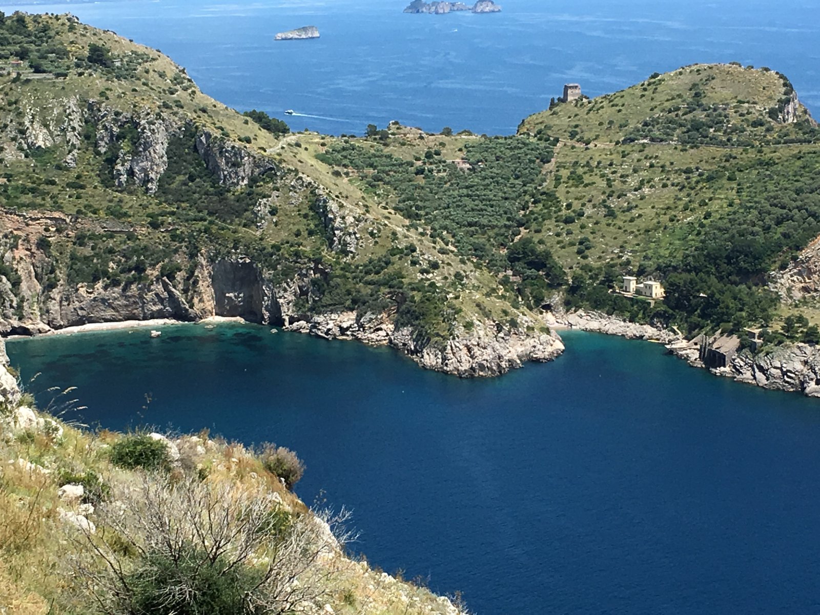 خلیج ایرانتو  - Area naturale marina protetta Punta Campanella | Secret World Trip Planner