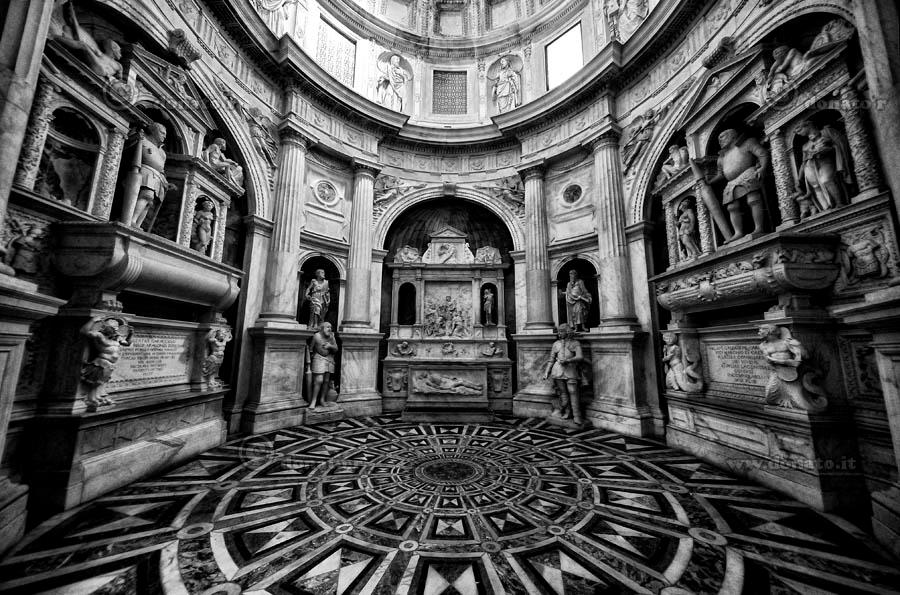 کاربونارا میں سان جیوانی کا چرچ - Napoli | Secret World Trip Planner