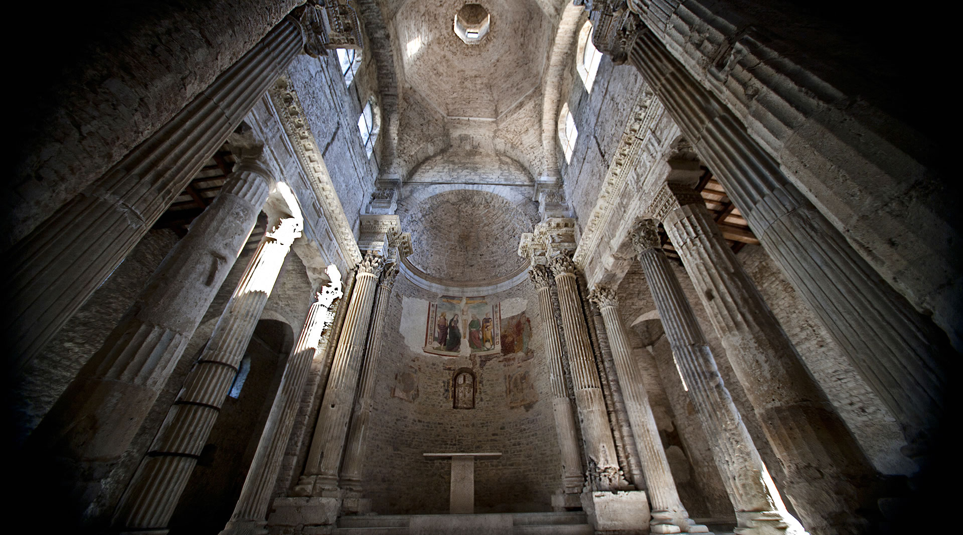 Spoleto | სან სალვატორის ბაზილიკა - Spoleto | Secret World Trip Planner