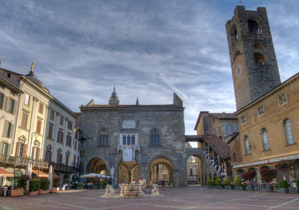 ਪੁਰਾਣਾ ਵਰਗ - Bergamo | Secret World Trip Planner