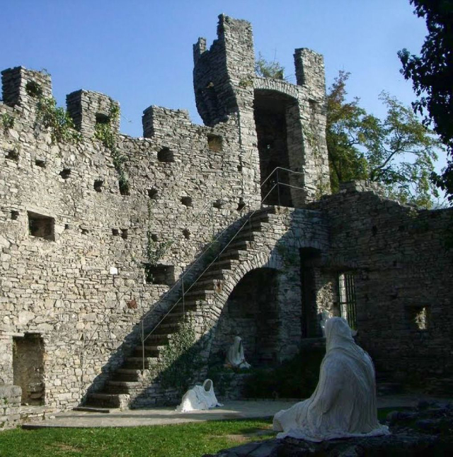 Castillo de Vezio - Perledo | Secret World Trip Planner