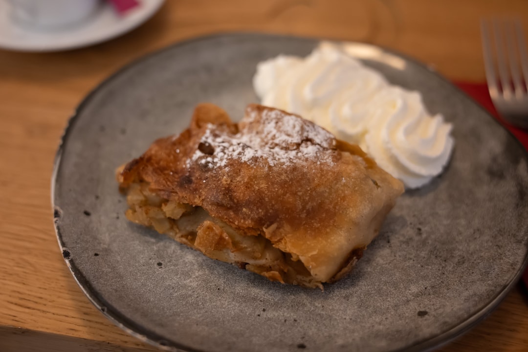 Apfelstrudel in Leipzig: Geschichte, Geheimnis und Genuss - Leipzig | Secret World Trip Planner