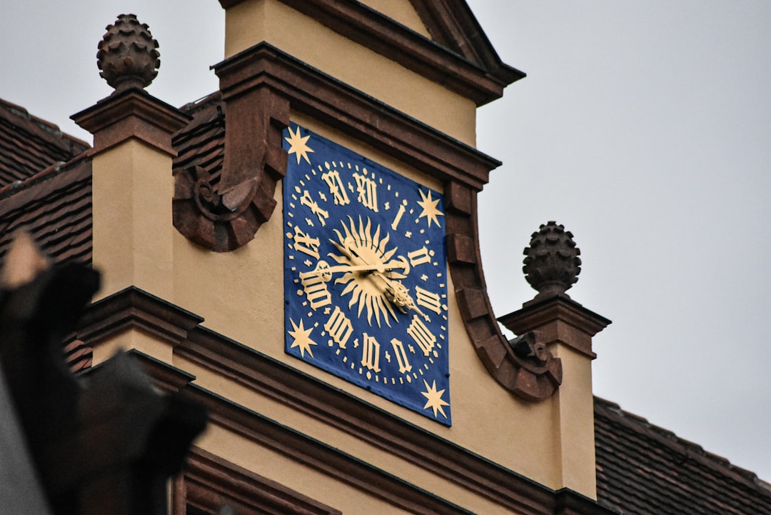 Kuckucksuhren aus Leipzig: Geschichte einer tickenden Obsession — Leipzig