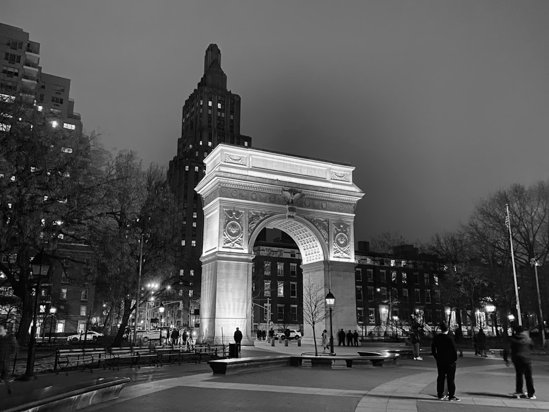 Ny: Washington square Park and the Hanging Tree - New York | Secret World Trip Planner