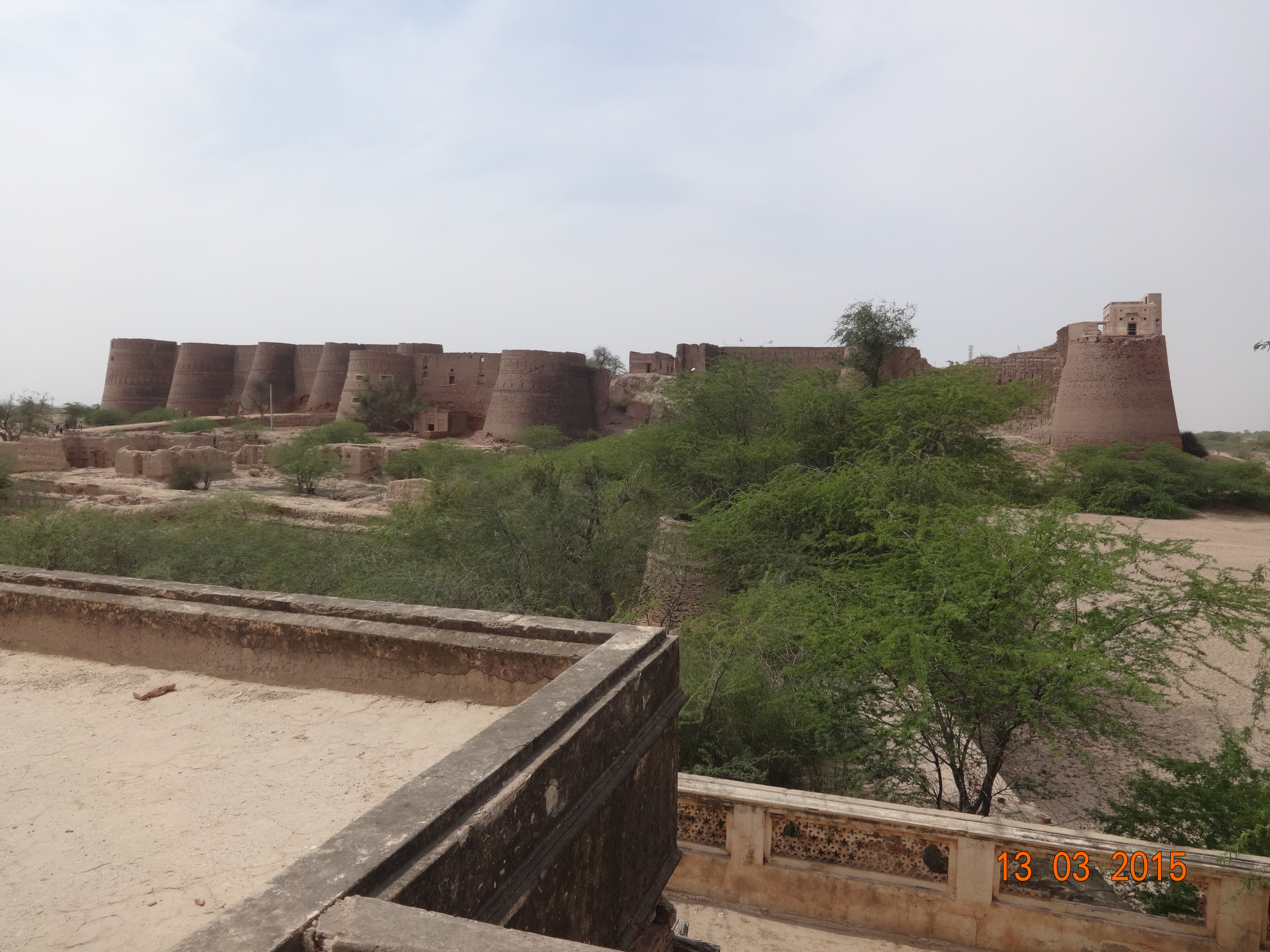 Pakistan | Bahawalpur : Fort de Derawar - Derawar | Secret World Trip Planner