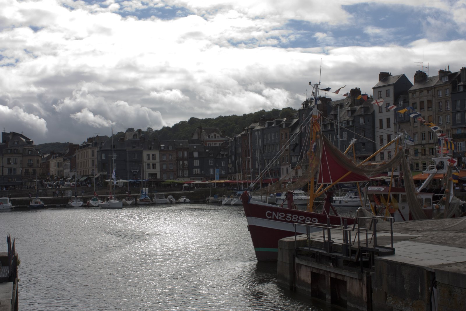 Vieux port de Honfleur - Honfleur | Secret World Trip Planner
