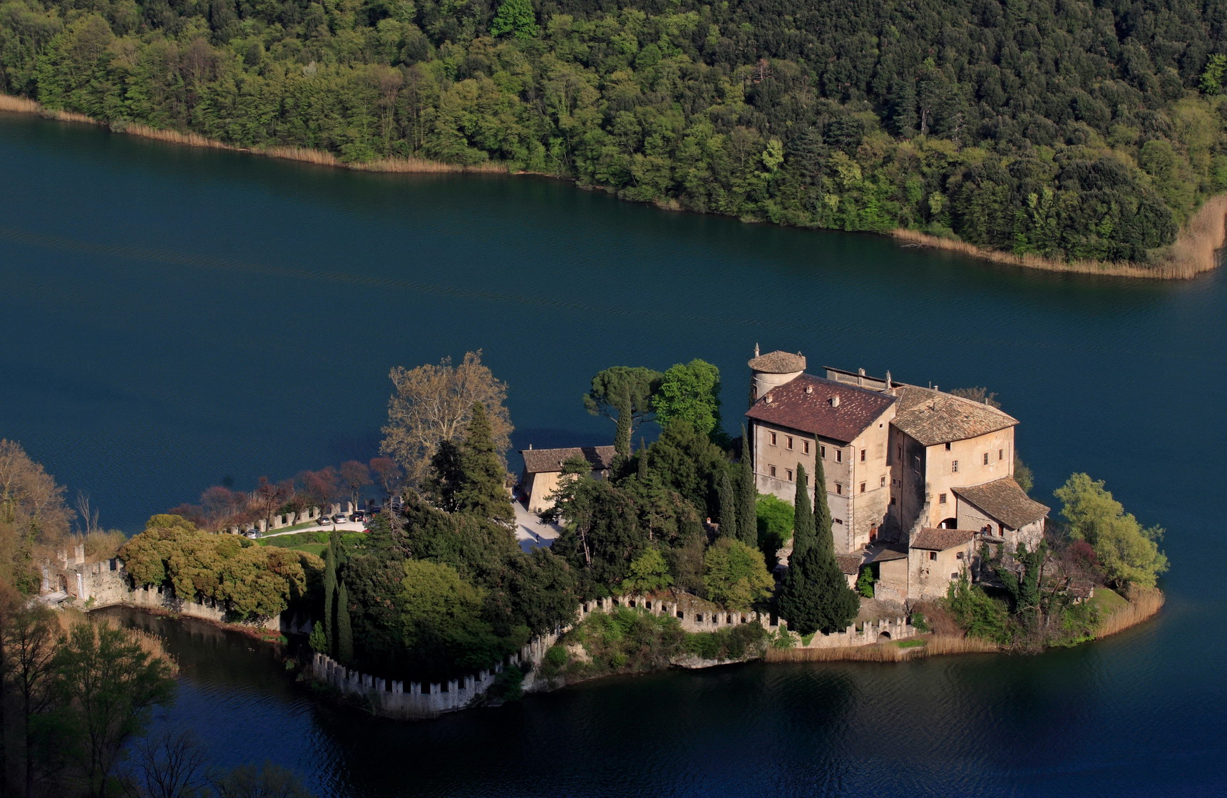 אגם טובלינו - Lago di Toblino | Secret World Trip Planner