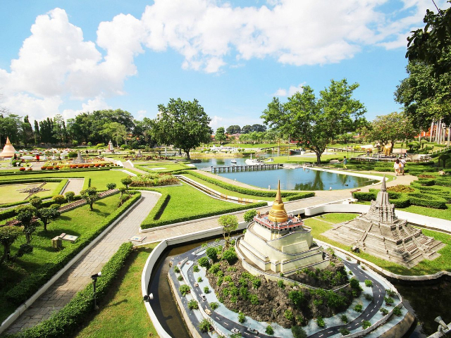 Mini siamois - Muang Pattaya | Secret World Trip Planner