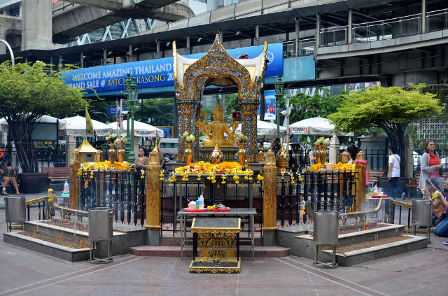 Sanctuaire d'Erawan - Khet Pathum Wan | Secret World Trip Planner