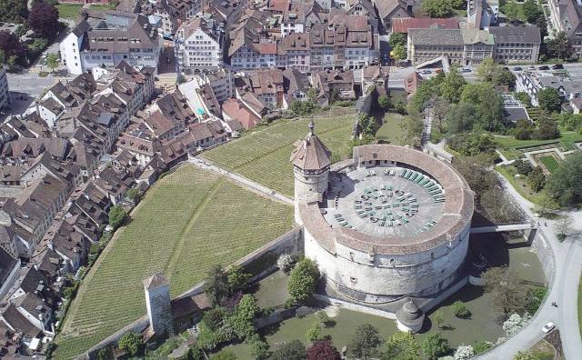 قلعة مونوت في شافهاوزن - Schaffhausen | Secret World Trip Planner