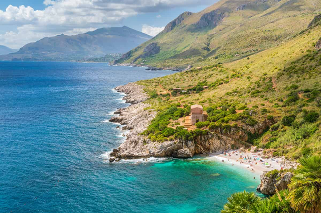 Bienvenue dans la première réserve naturelle de Sicile - SP63 | Secret World Trip Planner