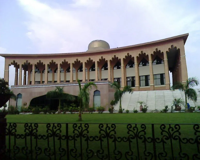 Museo memoriale Sir Syed - Islamabad | Secret World Trip Planner