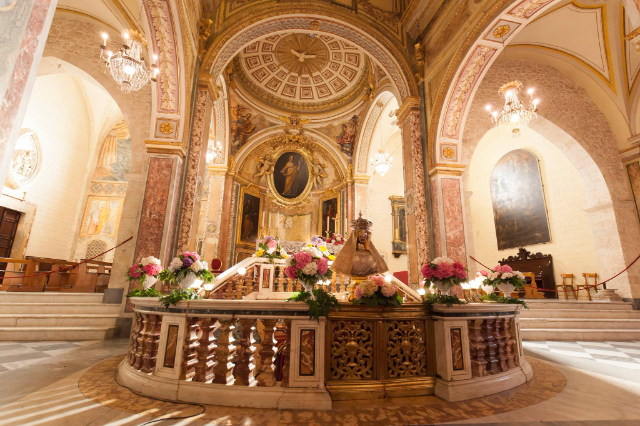 Basilikan St Mary Salome och den heliga trappan - Veroli | Secret World Trip Planner