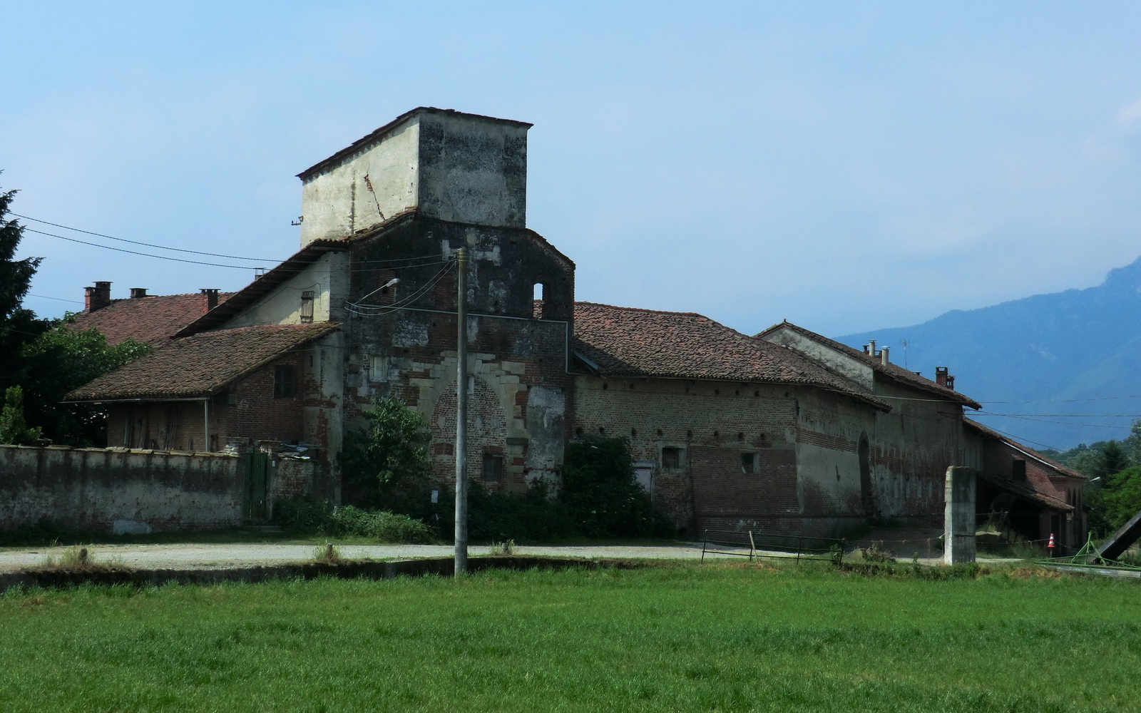 Abbaye de Santa Maria di Staffarda - Staffarda | Secret World Trip Planner