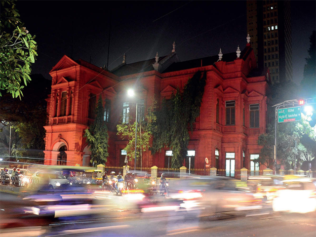 Mayo Hall: An Ornate Government Building — Bengaluru