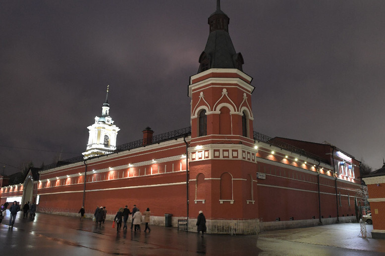 Le monastère Pokrovsky à Moscou — Moskva
