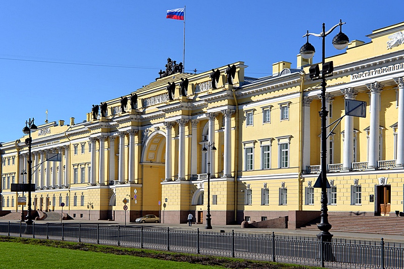Edificio del Senato e del Sinodo - Sankt-Peterburg | Secret World Trip Planner