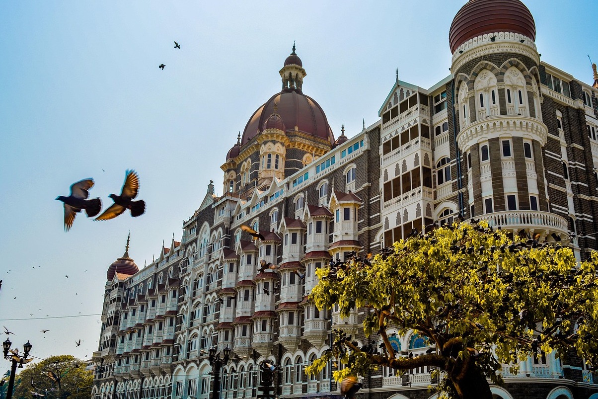 Mumbai : Le Marine Drive est la ligne de vie de la ville - Mumbai | Secret World Trip Planner