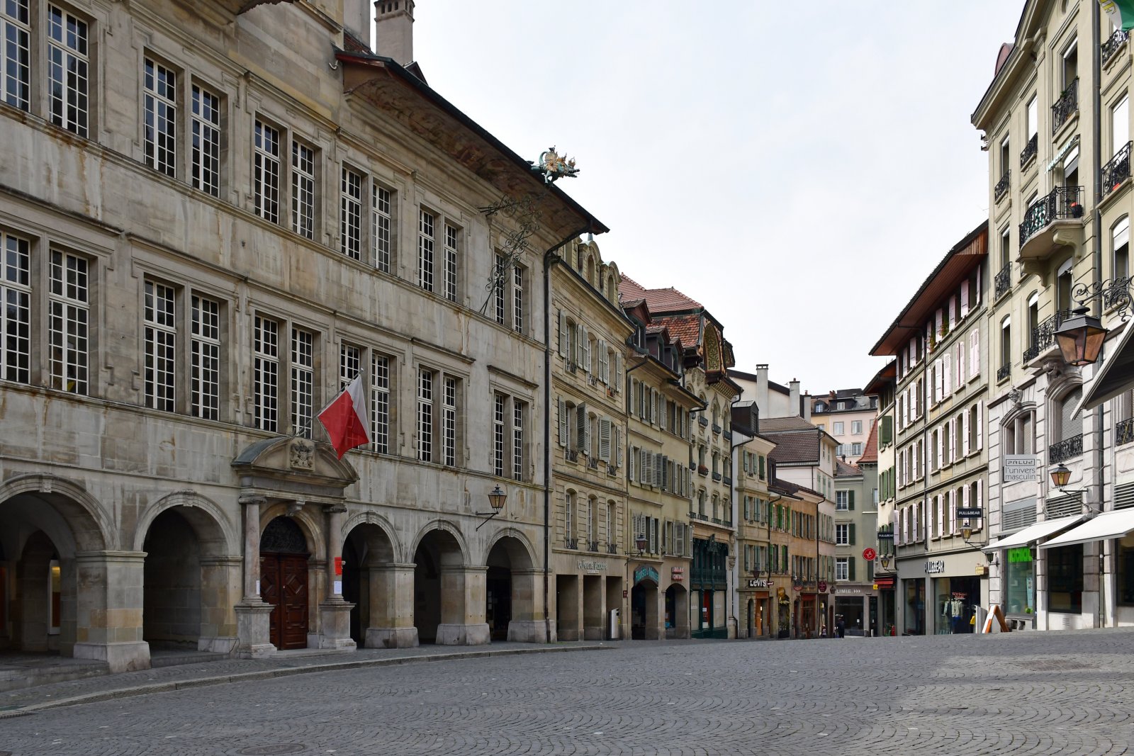 Place de la Palud ed il centro storico di Losanna - Lausanne | Secret World Trip Planner