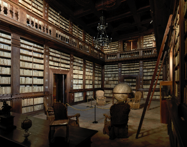 ຫ້ອງ Globe - Fermo | Secret World Trip Planner