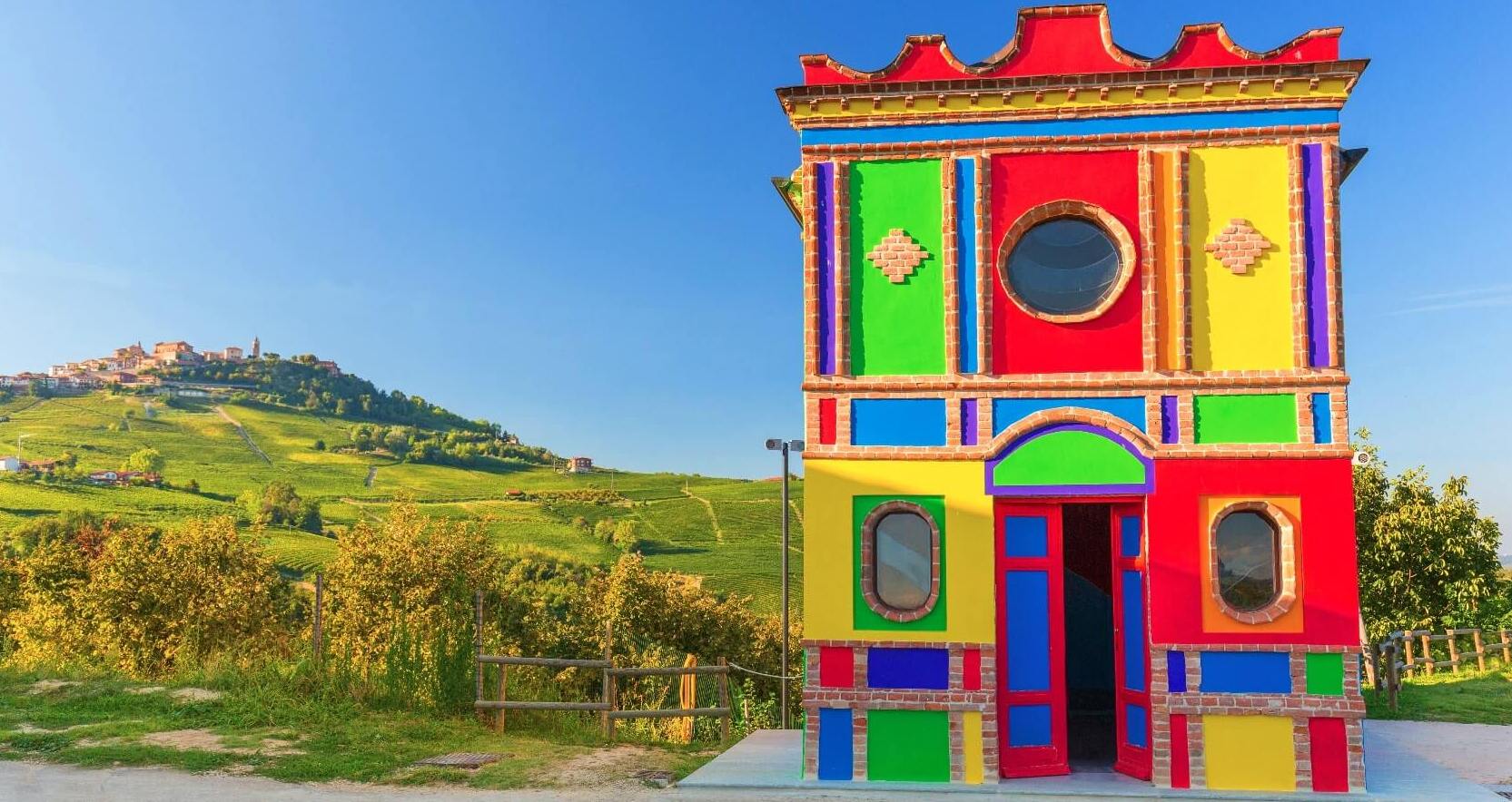 Capella del Barolo: una explosió de colors - La Morra | Secret World Trip Planner