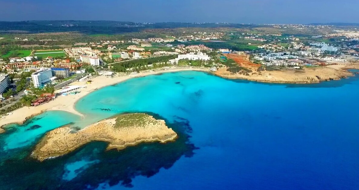 Cyprus: The beach of Nissi — Spiaggia di Nissi
