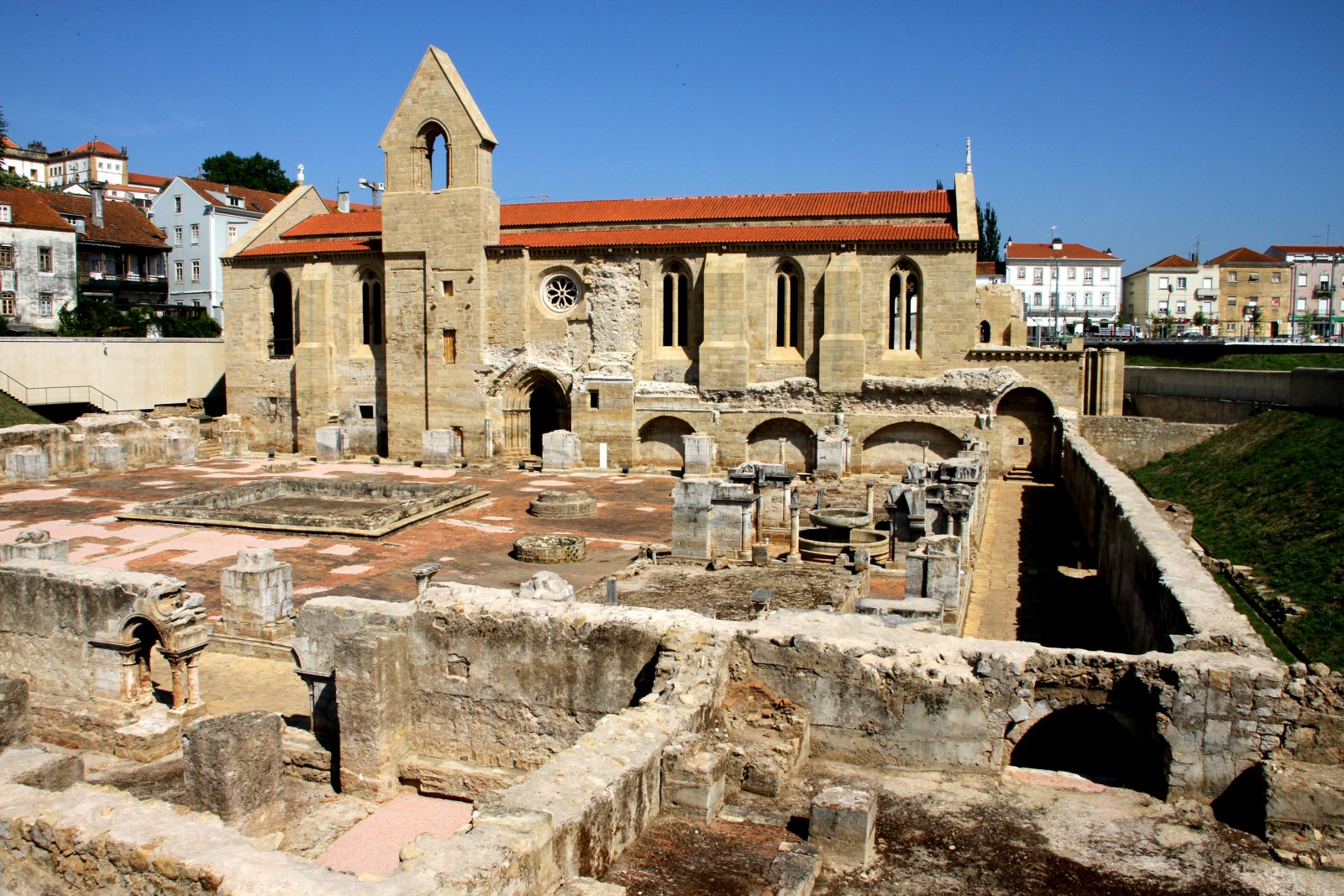 Monastère de Santa Clara-a-Velha - Santa Clara | Secret World Trip Planner