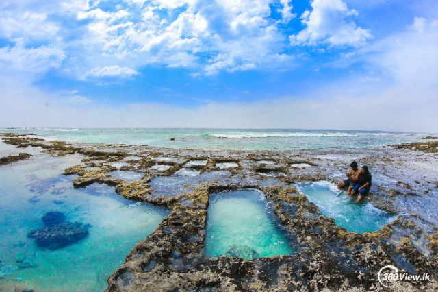 Thalpe Rock Pool beach in Galle - Talpe | Secret World Trip Planner