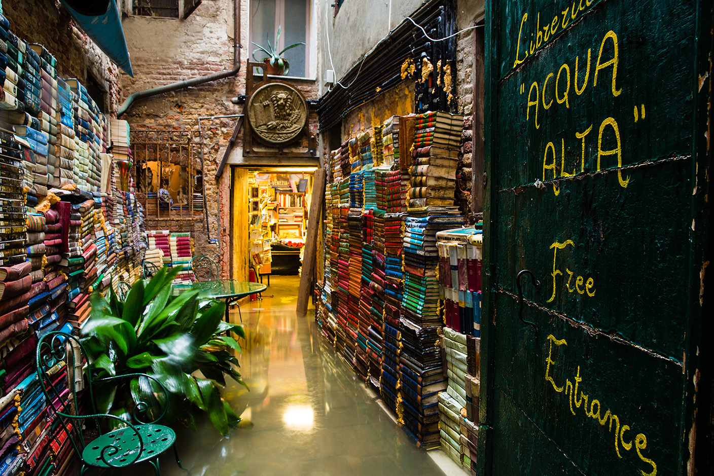 Acqua Alta Leabharlann - Venezia | Secret World Trip Planner