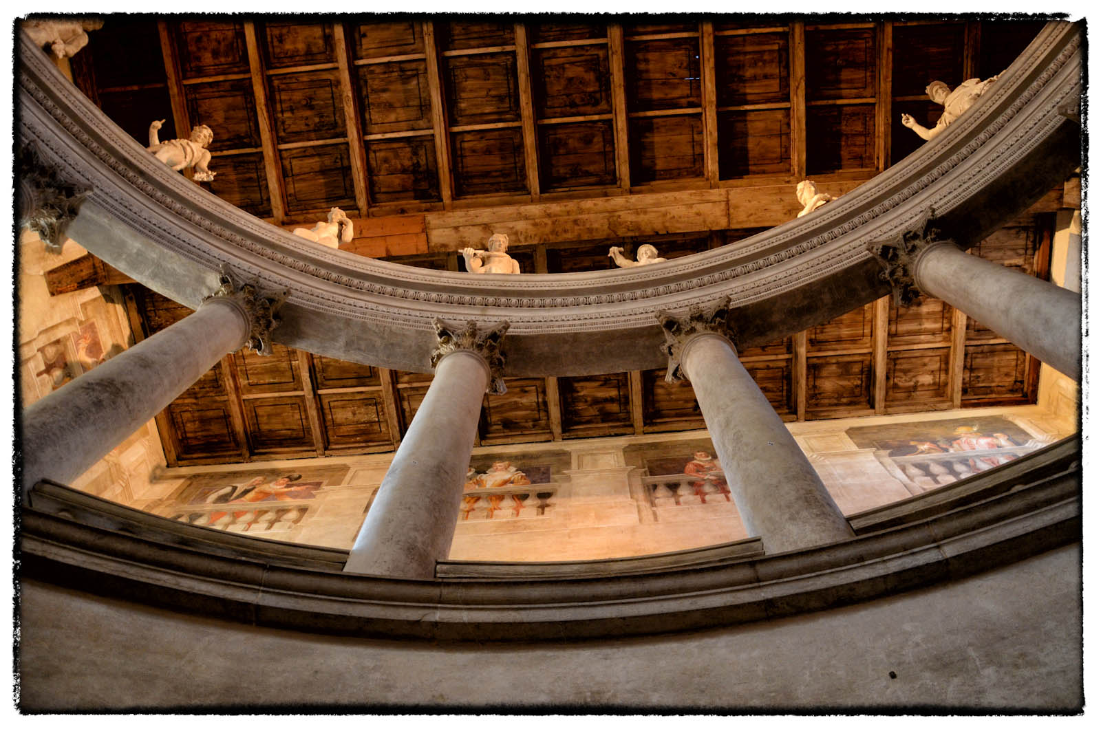 Olimpiai vagy ókori színház - Sabbioneta | Secret World Trip Planner