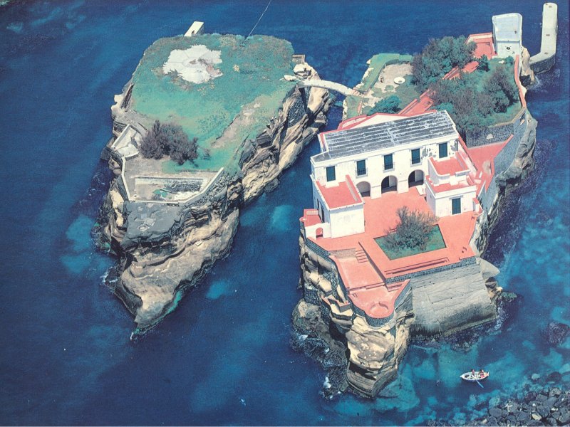 Crita aneh saka pulo Gaiola sing dikutuk - Napoli | Secret World Trip Planner