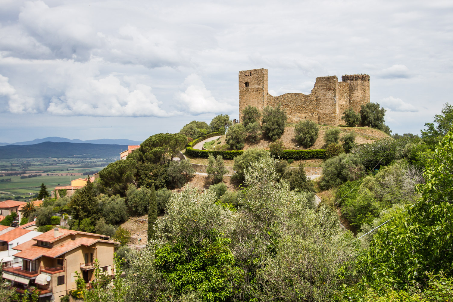 Scarlino e la Rocca Pisana - Scarlino | Secret World Trip Planner