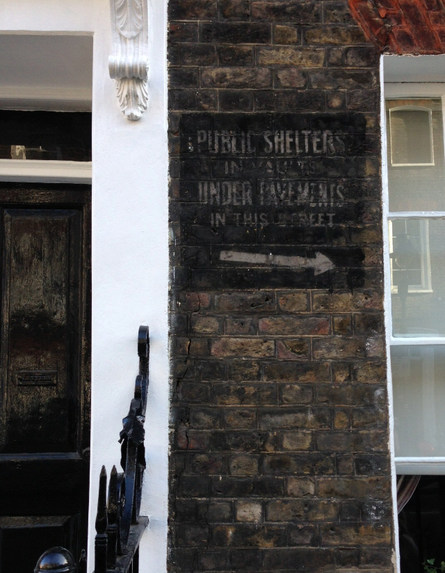 ป้ายผี - Smith Square | Secret World Trip Planner