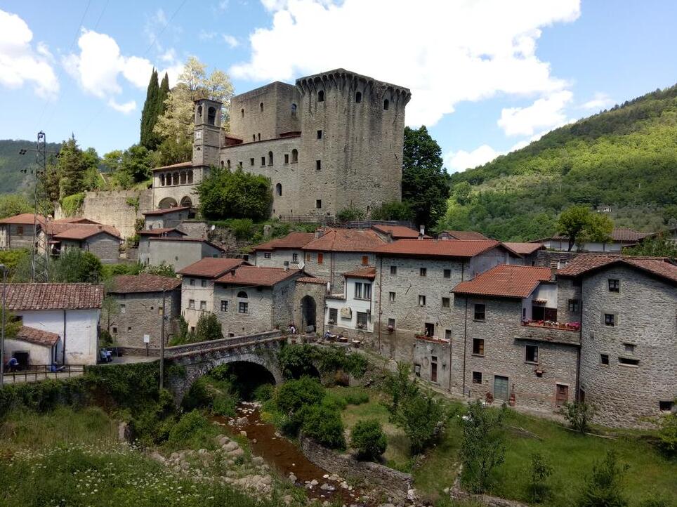 Le château de Verrucola - Verrucola | Secret World Trip Planner