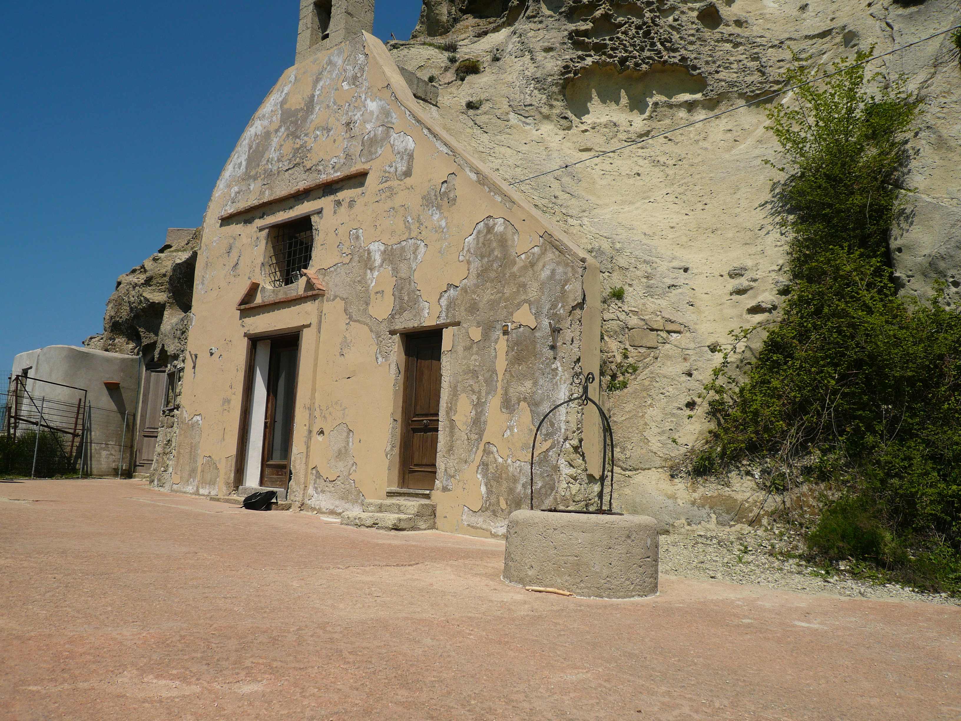 Einsiedelei von St. Nikolaus - Monte Epomeo | Secret World Trip Planner