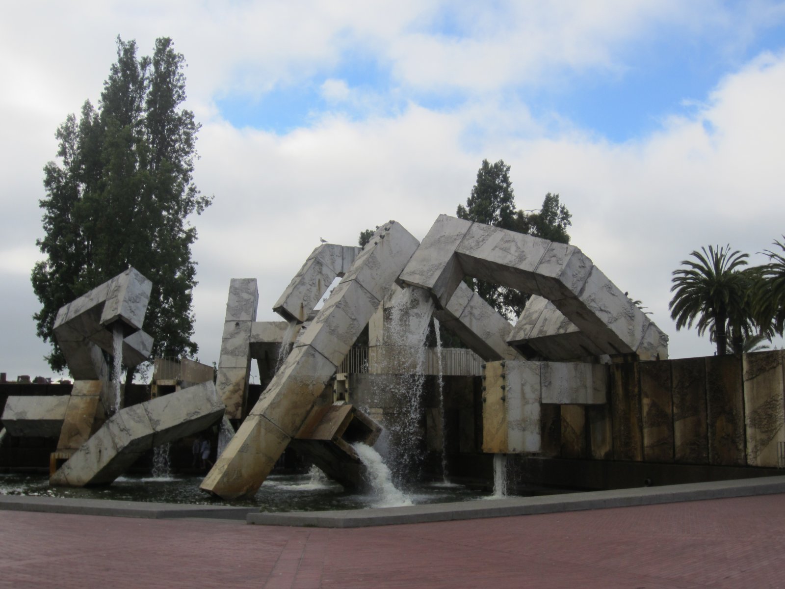 La fontaine Vaillancourt à San Francisco - San Francisco | Secret World Trip Planner