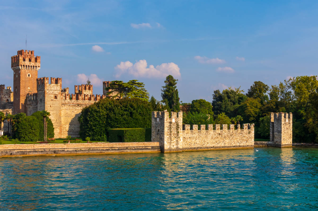 मला कळवा - Verona | Secret World Trip Planner